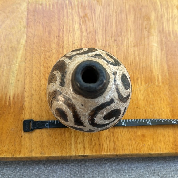 Unique Pottery Jar/Vase - Picture 12 of 12